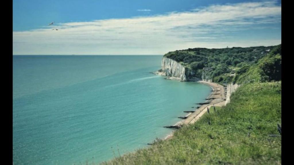 Foxes Sea Side Retreat Deluxe Chalet Is A Lovely Holiday Home Tucked Away On The Kent Coast Kingsdown  Esterno foto
