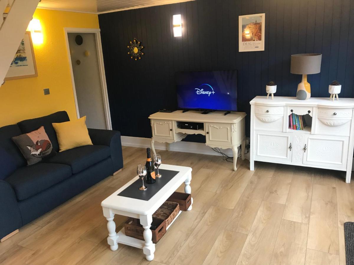 Foxes Sea Side Retreat Deluxe Chalet Is A Lovely Holiday Home Tucked Away On The Kent Coast Kingsdown  Esterno foto