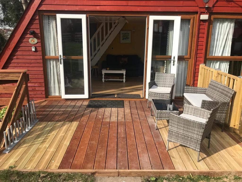 Foxes Sea Side Retreat Deluxe Chalet Is A Lovely Holiday Home Tucked Away On The Kent Coast Kingsdown  Esterno foto