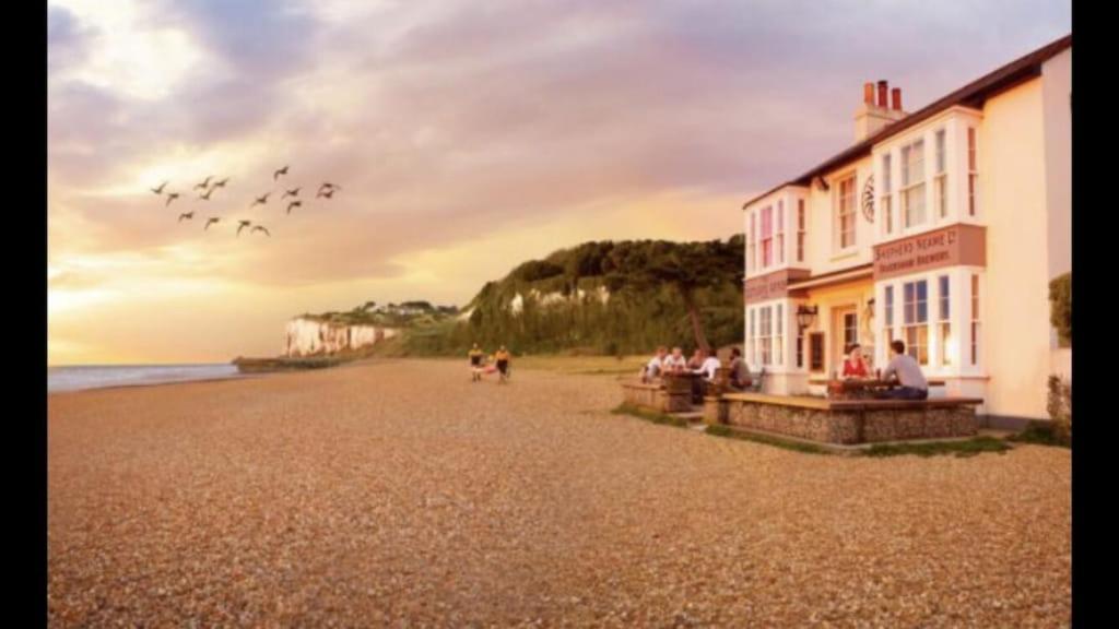 Foxes Sea Side Retreat Deluxe Chalet Is A Lovely Holiday Home Tucked Away On The Kent Coast Kingsdown  Esterno foto