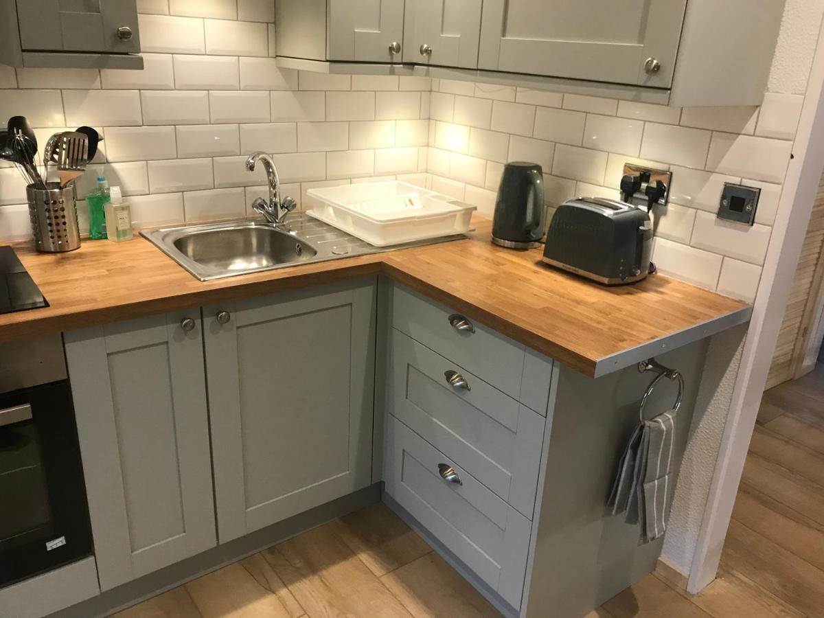 Foxes Sea Side Retreat Deluxe Chalet Is A Lovely Holiday Home Tucked Away On The Kent Coast Kingsdown  Esterno foto