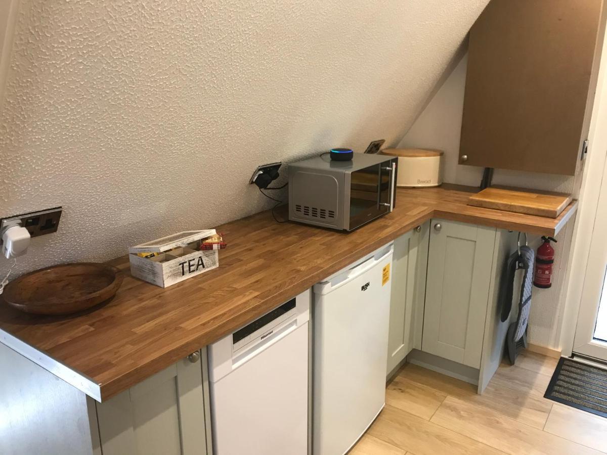 Foxes Sea Side Retreat Deluxe Chalet Is A Lovely Holiday Home Tucked Away On The Kent Coast Kingsdown  Esterno foto