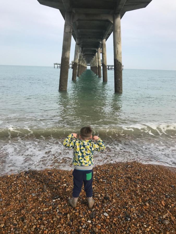 Foxes Sea Side Retreat Deluxe Chalet Is A Lovely Holiday Home Tucked Away On The Kent Coast Kingsdown  Esterno foto